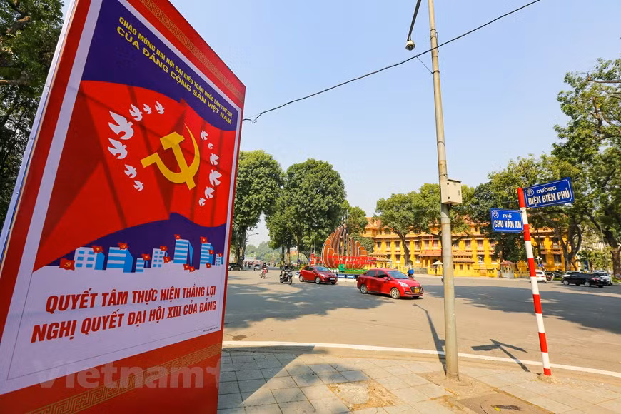 The jubilant atmosphere to welcome the 13th Party Congress is seen everywhere, from offices, historical relic sites, and cultural spots in the capital city (Photo: Minh Son/Vietnamplus) 