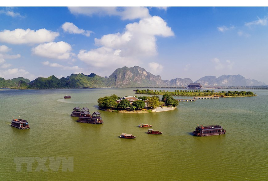 Legend has it that seven fairies in the shape of seven stars flew from the heaven to the Tam Chuc mountain area to wander the earth (Photo: VNA)