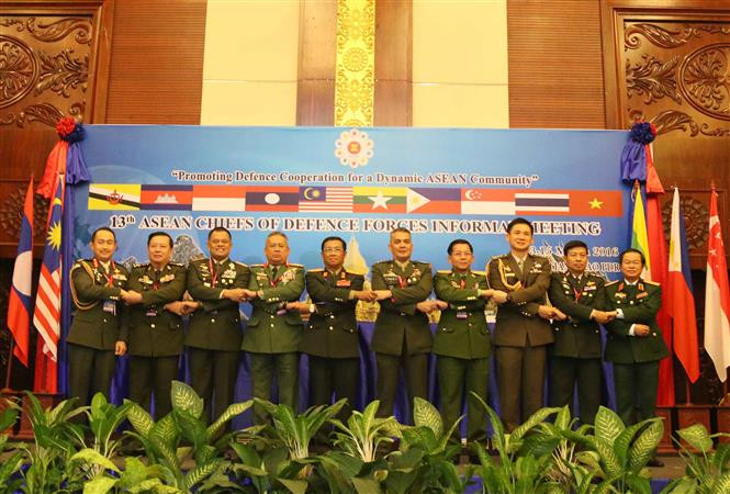 Chief of the General Staff General Do Ba Ty attends the 13th ASEAN Chiefs of Defence Forces Informal Meeting (ACDFIM-13) on March 14, 2016 in Laos under the theme ‘Strengthening defense cooperation for a dynamic ASEAN community’(Photo: VNA)