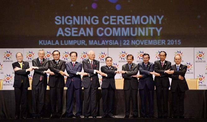 Prime Minister Nguyen Tan Dung attends the signing ceremony of Kuala Lumpur Declaration on building ASEAN community in 2015 with a vision to 2025 within the framework of 27th ASEAN summit in Kuala Lumpur, November 22, 2015 (Photo: VNA)