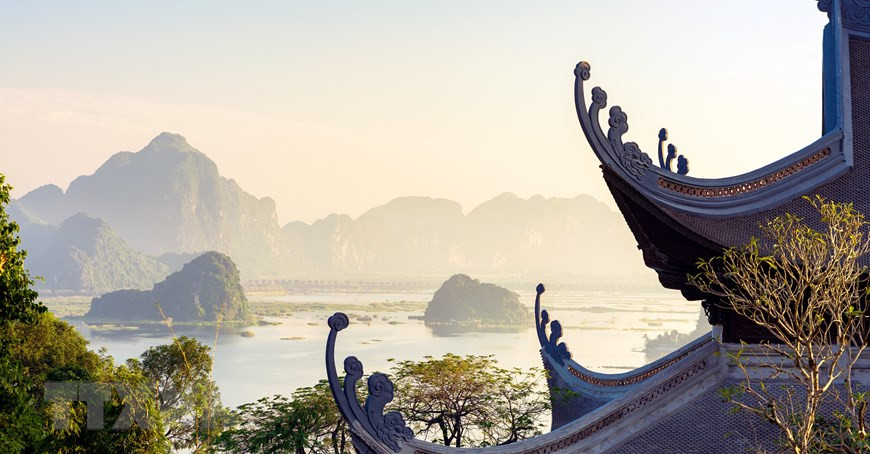 Tam Chuc Spiritual Tourism Complex covers 5,000 hectares, including 1,000 hectares of water and 3,000 hectares of mountains (Photo: VNA)