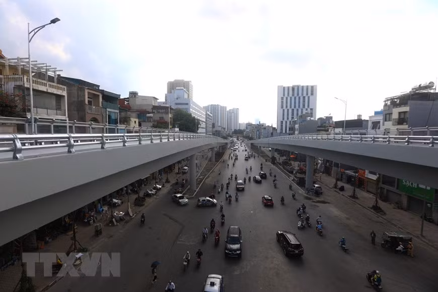 Ring Road No.2 plays a crucial role in urban planning and helps to facilitate transportation from the West to the South and East of the city, while addressing traffic congestion and promoting the local economy (Photo: VNA)
