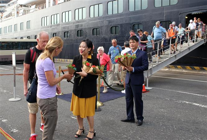 This is the first international cruise ship to visit Da Nang on the occasion of Lunar New Year (Photo:VNA)