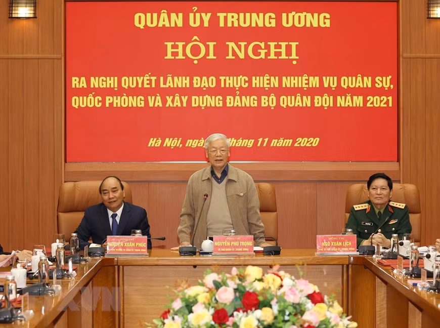 Party General Secretary and State President Nguyen Phu Trong, Secretary of the Central Military Commission, chairs the meeting (Photo: VNA)