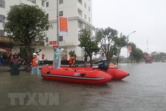 200 households in Ben Thuy ward, Nghe An city are evacuated to safer places (Photo: VNA)