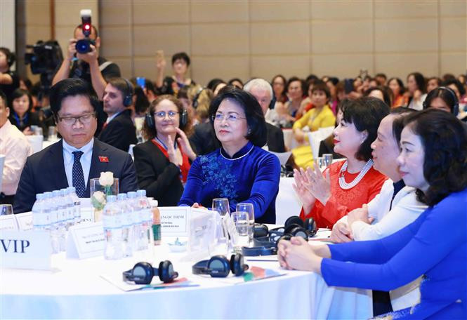 Vietnamese Vice President Dang Thi Ngoc Thinh (C) at the conference (Photo: VNA)