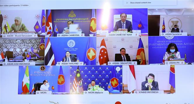 The fifth meeting of the ASEAN Coordinating Council Working Group on Public Heath Emergencies is held in a virtual format (Photo: VNA)