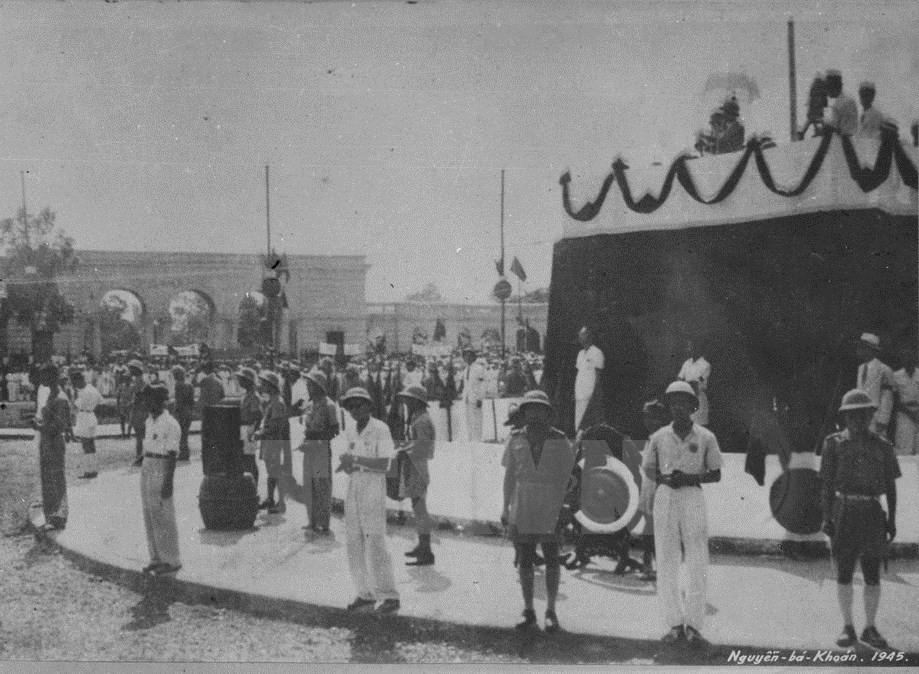 Security force guard around the Platform on September 2, 1945 (Source: VNA)