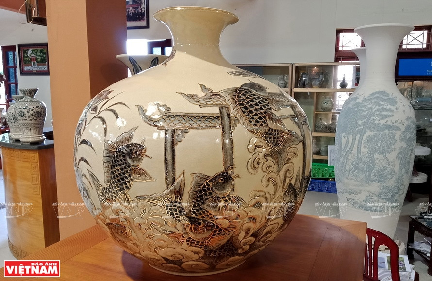 The Chu Dau Pottery Showroom with a variety of pottery products on display. (Photo: VNP/VNA)