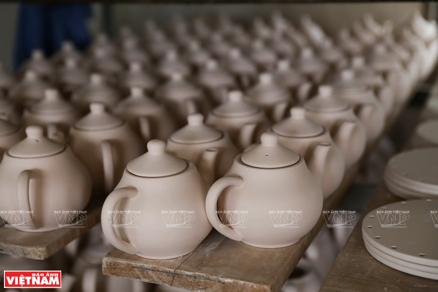 Traditional features of Bat Trang pottery products (Photo: VNP/VNA)