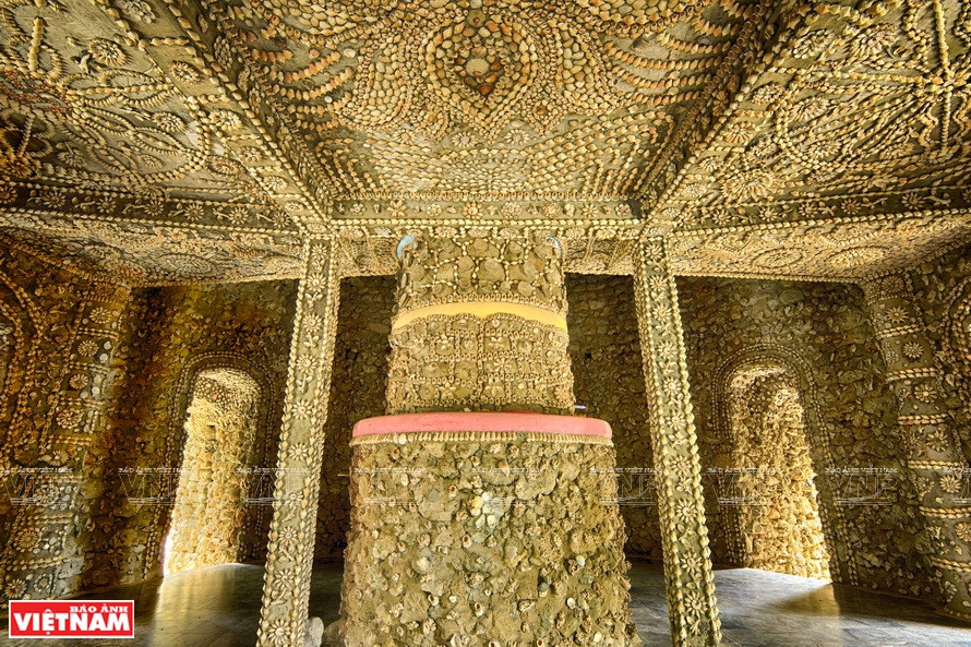 Bao Tich Tower is the most popular tourist attraction at Tu Van Pagoda in Nha Trang city, Khanh Hoa province, because of its one-of-a-kind design using coral, clams, and shells. (Photo: VNP/VNA)