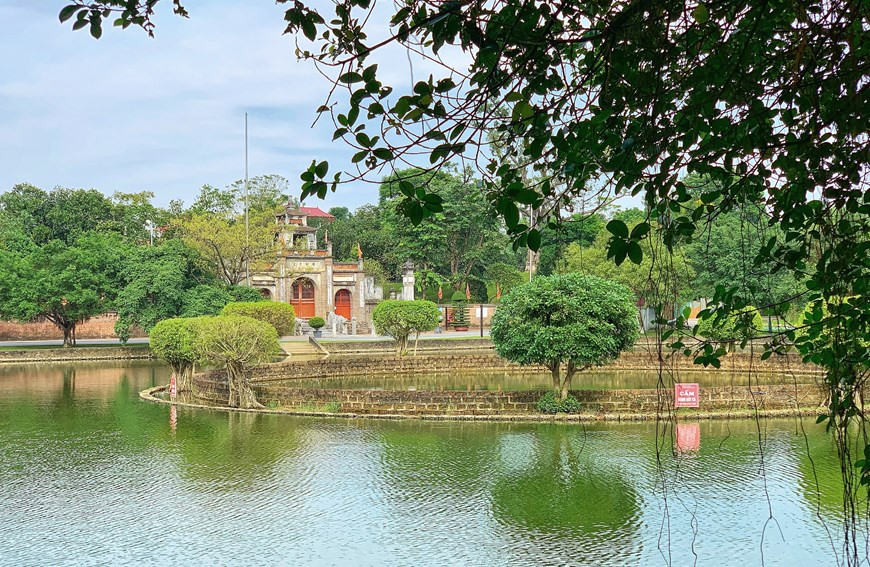 Stories of the Thuc king's demise vary. Some say he committed suicide by jumping in the ocean. Some say he was borne off to sea by the magic turtle and never seen again. Some say he was told of his daughter's betrayal by the magic turtle and killed her before disappearing with the turtle. (Photo:VNA)