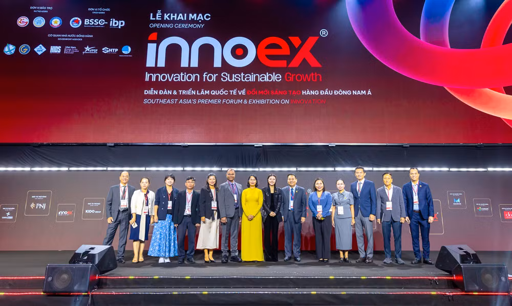 vna-potal-dien-dan-va-trien-lam-quoc-te-ve-doi-moi-sang-tao-innoex-2025-8225177.jpg