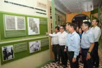Vietnam Journalists’ Association members visit Vietnam Revolutionary Youth League's Headquarters in Guangzhou (Photo: VNA)