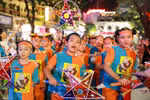 A lantern parade around Hoan Kiem Lake (Photo: VNA) 