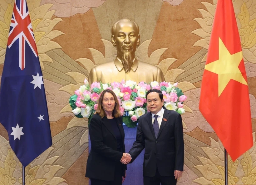 NA Chairman Tran Thanh Man (right) and President of the Australian Senate Sue Lines at their meeting in Hanoi on July 24. (Photo: VNA)