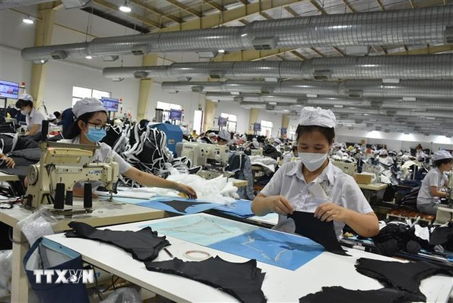 Workers at the factory of the Viet An International Co. Ltd in Phu My town, Ba Ria - Vung Tau province (Photo: VNA)