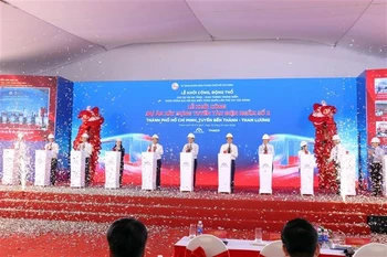 Officials launch the construction of the Ben Thanh–Tham Luong metro line on January 15. (Photo: VNA)