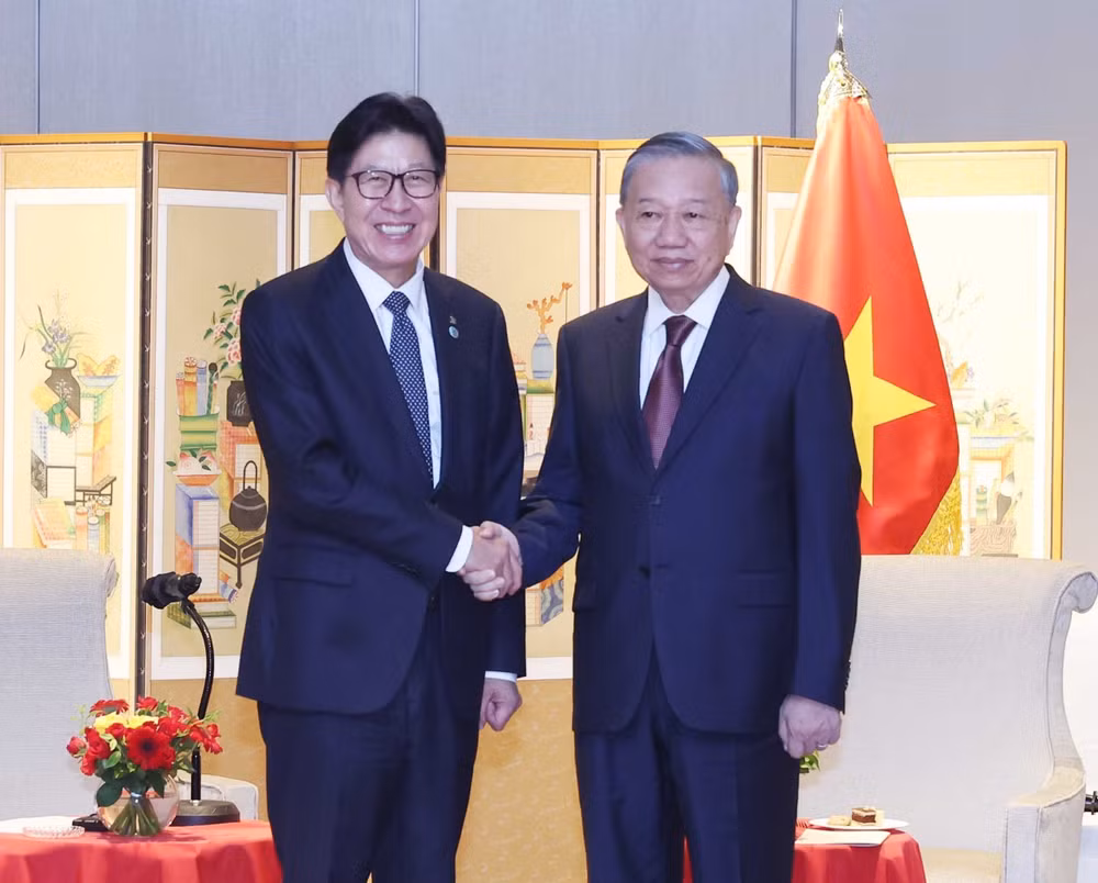 vna-potal-tong-bi-thu-to-lam-tiep-thi-truong-thanh-pho-busan-8207282.jpg
