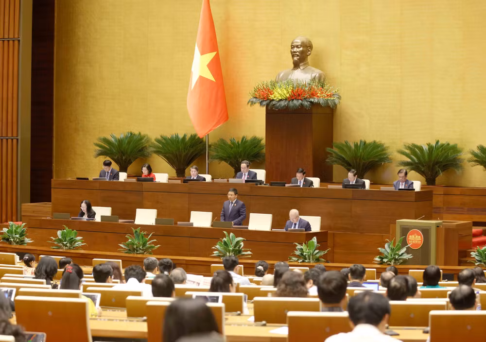 vna-potal-quoc-hoi-chat-van-nhom-van-de-thuoc-linh-vuc-tai-chinh-8100158.jpg