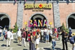 Visitors to Sun World Ba Na Hills in Da Nang (Photo: baodautu.vn)