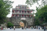 The Youyi Pass Fortress attracts many Chinese and Vietnamese visitors. (Photo: VNA)