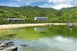 Vias Resort Van Phong Peninsula, Vietnam’s first private island retreat, nestled against the lush green hills of Khanh Hoa province. (Photo: VNA)