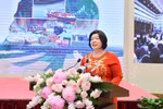 Chairwoman of the Vietnam Cooperative Alliance (VCA) Cao Xuan Thu Van speaks at third National Cooperative Forum on April 10. (Photo: VNBUSINESS)