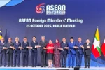 The ASEAN Foreign Ministers’ Meeting (AMM) opens on October 25 under the chairmanship of Malaysian Foreign Minister Mohamad Hasan. The Vietnamese delegation is led by Deputy Minister of Foreign Affairs Dang Hoang Giang (Photo: VNA