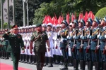 General Nguyen Tan Cuong, Chief of the General Staff of the Vietnam People’s Army (VPA) and Deputy Minister of National Defence, and Major General Dato Paduka Seri Faji Muhammad Haszaimi Bin Bol Hassan, Commander of the Royal Brunei Armed Forces, review the Guard of Honour of the Vietnam People’s Army on September 17. (Photo: VNA)
