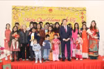 Participants pose for a group photo at the “Xuan Que Huong” (Homeland Spring) programme in New Delhi, India on January 19, 2025). 