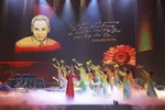 A performance in the special political art programme titled “Prime Minister Pham Van Dong – A lifetime for the nation and the people”. (Photo: VNA)