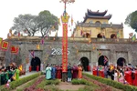 A "Neu" pole erecting ceremony at Thang Long Imperial Citadel (Illustrative image: VNA)
