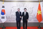 General Secretary of the Communist Party of Vietnam Central Committee To Lam (left) and President of the Republic of Korea (RoK) Lee Jae Myung in Seoul on August 11 (Photo: VNA)