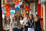 Foreign tourists stroll around Hanoi's Old Quarter. (Photo: VNA)