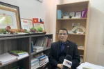 Dr Nguyen Duy Nhien, an OV intellectual working in the Czech Republic, grants an interview to the Vietnam News Agency. (Photo: VNA)