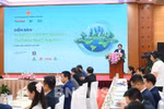At the Hanoi forum on green energy and clean city development on November 7 (Photo: VNA)