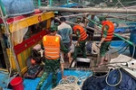 Thanh Lan border guards rescue 4 fishermen in distress at sea. (Photo: VNA)