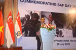 Singaporean Ambassador to Vietnam Jaya Ratnam speaks at the reception. (Photo: qdnd.vn)