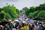 People flock to Tam Chuc Pagoda to venerate Buddha’s relics in May. (Photo: VietnamPlus)