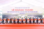 Prime Minister Pham Minh Chinh and delegates cut the ribbon to inaugurate the project to preserve and restore the Him Lam resistance centre relic site (Phase 2). (Photo: VNA)