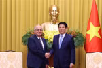 State President Luong Cuong (R) receives Turkish Defence Minister Yasar Guler in Hanoi on September 11. (Photo: VNA)