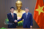 Prime Minister Le Minh Hung (right) and Ambassador of the Democratic People’s Republic of Korea (DPRK) to Vietnam Ri Sung Guk at their meeting on May 20 (Photo: VNA)