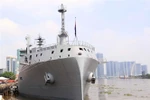 The Royal New Zealand Navy’s largest support ship, HMNZS Aotearoa, docks at Nha Rong–Khanh Hoi International Port on the morning of October 23. (Photo: VNA)