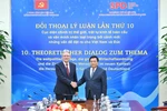 Politburo member Nguyen Xuan Thang, Chairman of the Central Theory Council and President of the Ho Chi Minh National Academy of Politics, and Achim Post, Deputy Chairman of the SPD and Co-Chairman of the SPD State Association of North Rhine-Westphalia (Photo: VNA)