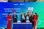 Central Retail Vietnam and the National Payment Corporation of Vietnam ink a cooperation agreement to launch Viet QR Pay at the GO! supermarket system, at a ceremony on October 24, 2025. (Photo: VNA)