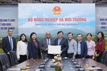 The Ministry of Agriculture and Environment receives the Asian Development Bank's formal confirmation of an emergency international assistance package worth 2 million USD to help address the severe impacts of recent flooding in central Vietnam. (Photo: nongnghiepmoitruong.vn)