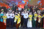 Party General Secretary To Lam, officials, and artists at the music show in Da Nang on March 28 (Photo: VNA)