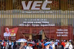 The National Achievements Exhibition themed “80 years of Independence – Freedom – Happiness” at the Vietnam Exposition Centre in Dong Anh commune, draws nearly 1.2 million visitors in its first three days. (Photo: VNA)