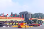 The Vietnam Fatherland Front delegation marches past the grandstand at the National Day celebration ceremony. (Photo: VNA)